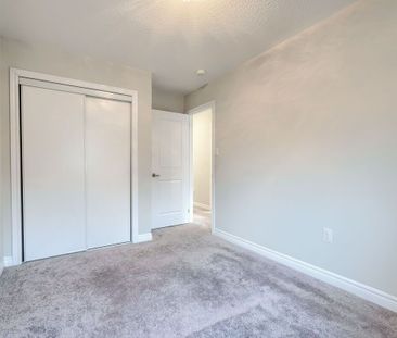 For Lease - 12 Rapids Lane, Hamilton, Ontario - Photo 4