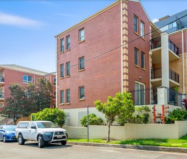 Spacious 2 bedroom unit close to CBD - Photo 2