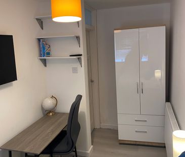 4 Bed Student Accommodation - Photo 5