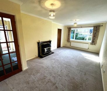2 bedroom detached bungalow to rent - Photo 2