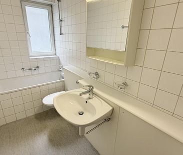 Gemütliche Wohnung in belebter Seitenstrasse - Photo 5