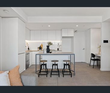 Unfurnished Two-Bedroom Apartment with City-to-Hills Views - Photo 5