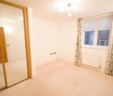 2 Bedroom Flat / Apartment - Fraser Gardens, Winchester - Photo 4