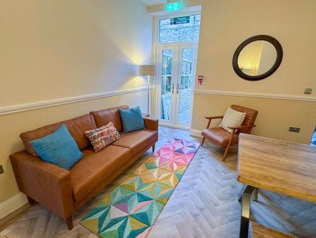 4 bedroom house of multiple occupation to rent - Photo 2