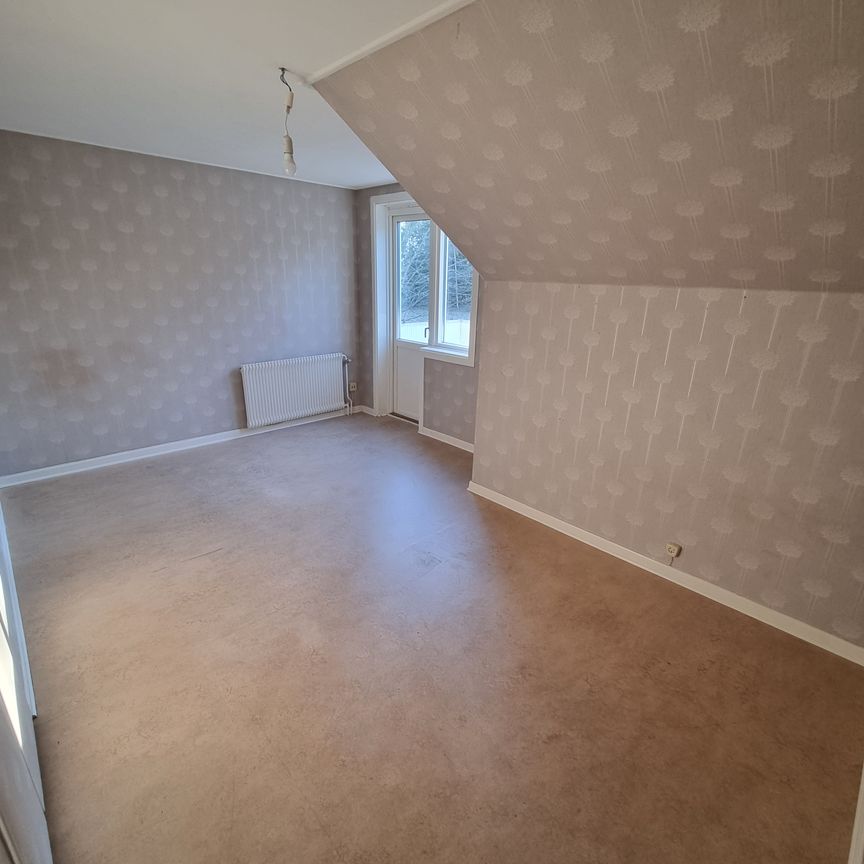 Folkströmsvägen 8B - Foto 1