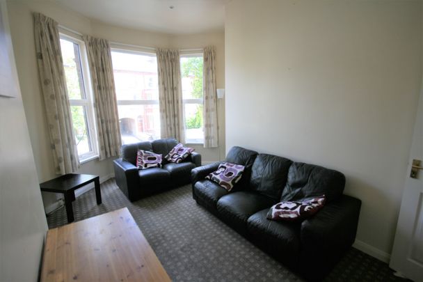 Flat 2, 5 Eglantine Avenue, Lisburn Road, Belfast, BT12 6GJ - Photo 1