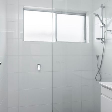 Bright two-bedroom apartment - Photo 4