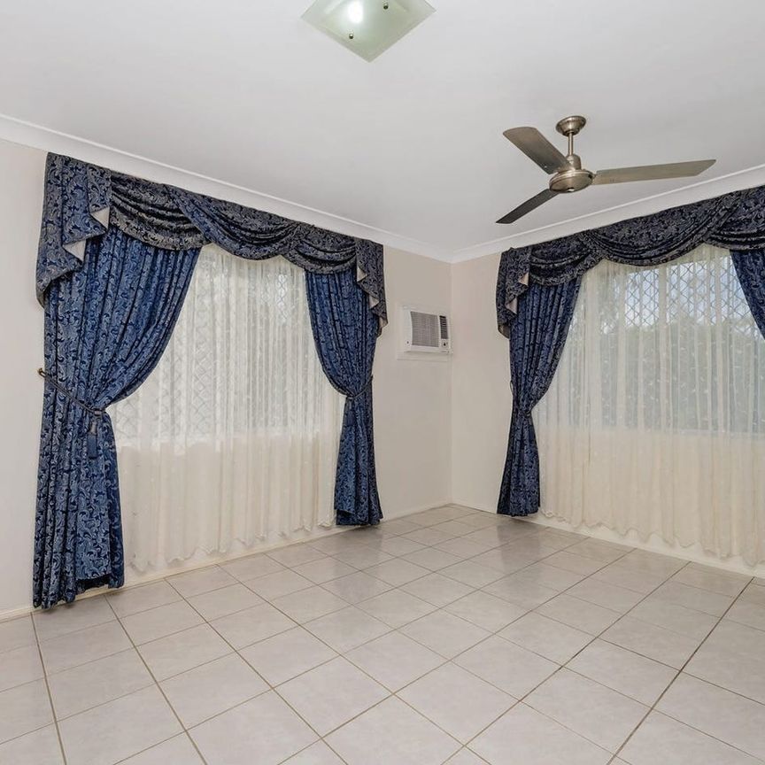 NEAT, TIDY 2 BEDROOM UNIT IN THE PERFECT LOCATION! - Photo 1