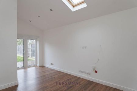 2 bedroom semi-detached house to rent - Photo 2