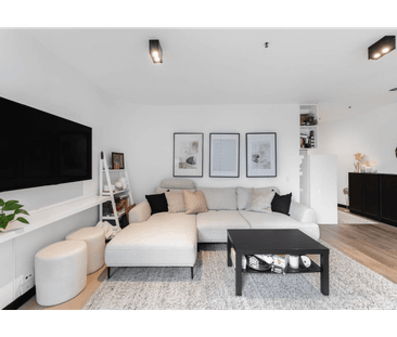 Light, Bright, and Perfectly Positioned – Your Urban Sanctuary Awaits - Photo 3