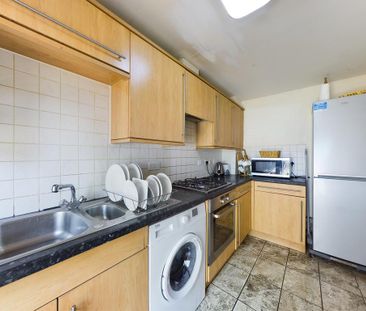 3 bedroom terraced house to rent - Photo 5