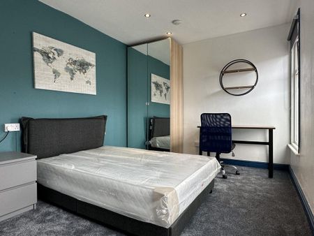 3 bedroom terraced house to rent - Photo 3