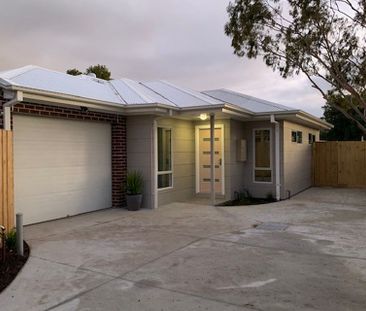 2/9 Dobell Crescent, Werribee. - Photo 3