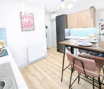 1 bedroom in a house share to rent - Photo 5