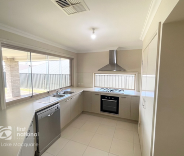 15 Graysynd Circuit, Cameron Park NSW 2285 - House For Rent | Domain - Photo 5