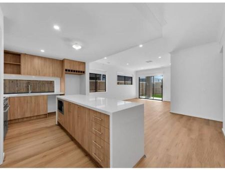 Spacious 4-Bedroom Family Home in Donnybrook! - Photo 3