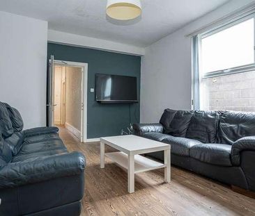 Bedroom House, Lidderdale Road, L15 - Photo 2
