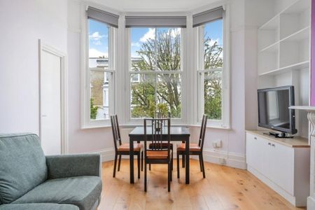 2 bedroom flat to rent - Photo 2