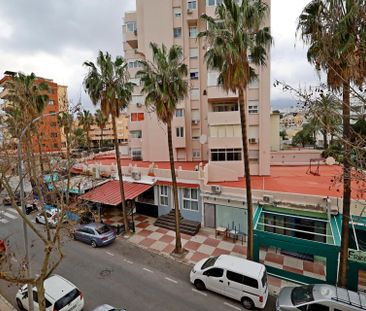 Encantador Piso Reformado en La Carihuela en urbanización con Pisci... - Photo 5