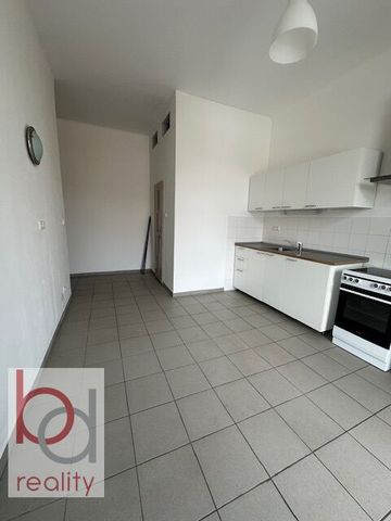 Pronájem bytu 1+1 38 m² - Фото 4
