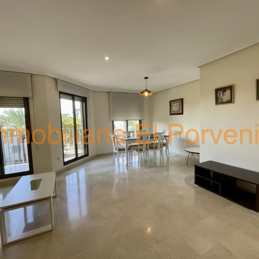 Piso de alquiler en Zona Avenida al Vedat - Photo 1