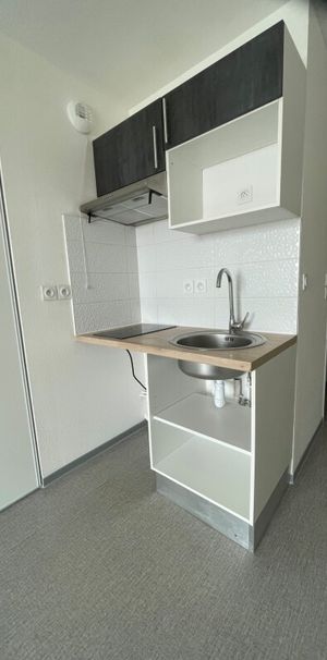 Location Appartement 1 pièce 18m² NIMES 30000 - Photo 1