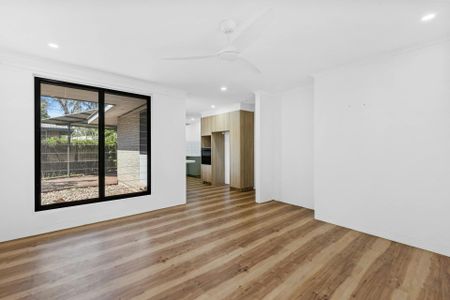 BEAUTIFULLY RENOVATED FAMILY HOME - Photo 2