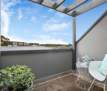 Stunning split level 1 bedroom home with incredible roof terrace - Photo 4