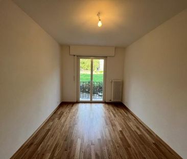 Bel appartement de 2.5 pièces entièrement rénové au rez-de-chaussée - Photo 4