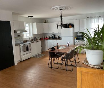 41/2 grand et lumineux 2ème étage dans triplex pour personne seule ... - Photo 2