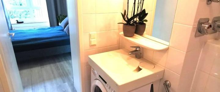 2 room Furnished apartment with a balcony - Photo 1