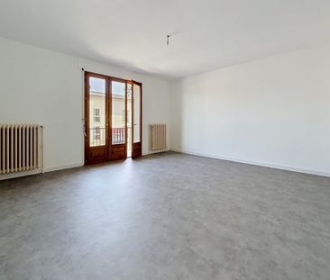 Location Appartement 3 pièces 83m² RIVES 38140 - Photo 2