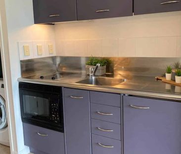 Modern & Spacious Studio Apartment - Water & P... - Photo 2