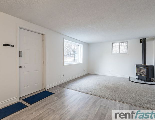 Altadore bright walkout basement | 4909 20 St SW, Calgary - Photo 1