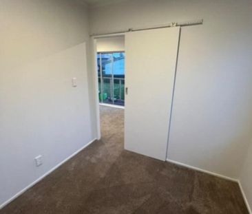 PAPAKURA, 2 BEDROOMS - Photo 1