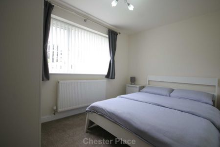 Mollington, Chester - Photo 3