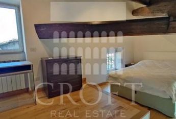Center-Pantheon: Beautiful fully furnihed modern 1 bedroom, 2 bath loft in Historic building. Quiet, bright, parquet floors, high ceilings, air conditioning, close to services. # 2264
