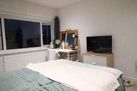 7 bedroom detached house to rent - Photo 2