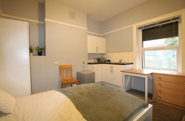 Studio to rent - Photo 1