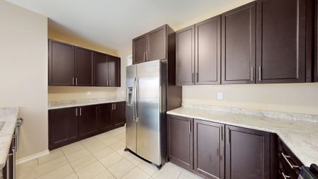 For Lease - 2372 Equestrian Crescent, Oshawa, Ontario - Photo 3