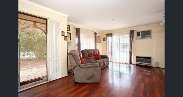 Ready to move in - Photo 1