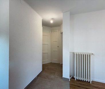 Bel appartement de 2.5 pièces proche du centre-ville entièrement ré... - Photo 1