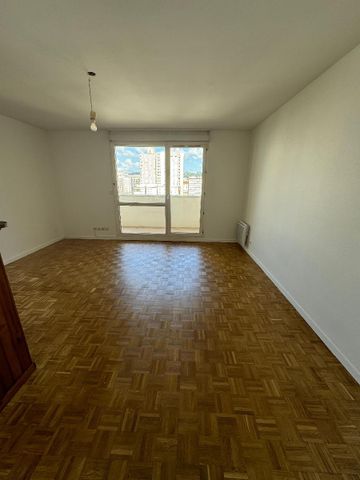 Location Appartement 1 pièce 35m² LYON 7ème - Photo 4