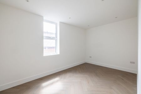 To Let 2 Bedroom Apartment - Photo 3