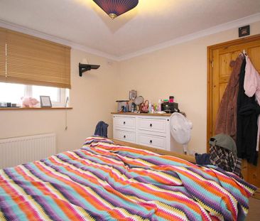 3 bedroom link detached house to rent - Photo 3