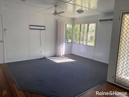 GREAT HOME IN A GREAT LOCATION! - Photo 4