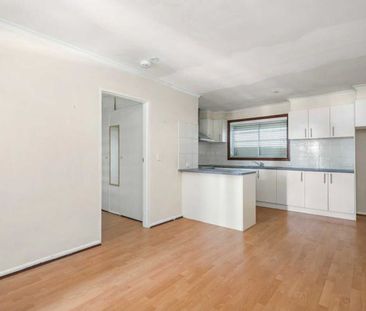 Well-Presented 1-Bedroom with Parking in Quiet West Footscray Pocket - Photo 2