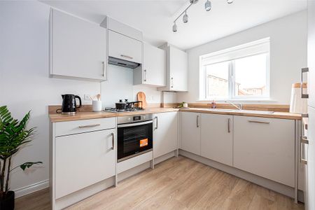 3 bedroom semi-detached house to rent - Photo 4