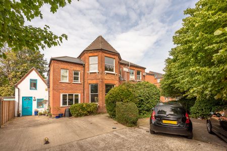 Cavendish Road, London, SW12 flat to rent - Photo 2