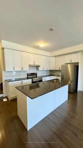 Condo Townhouse For Lease | N9195068 - Photo 5